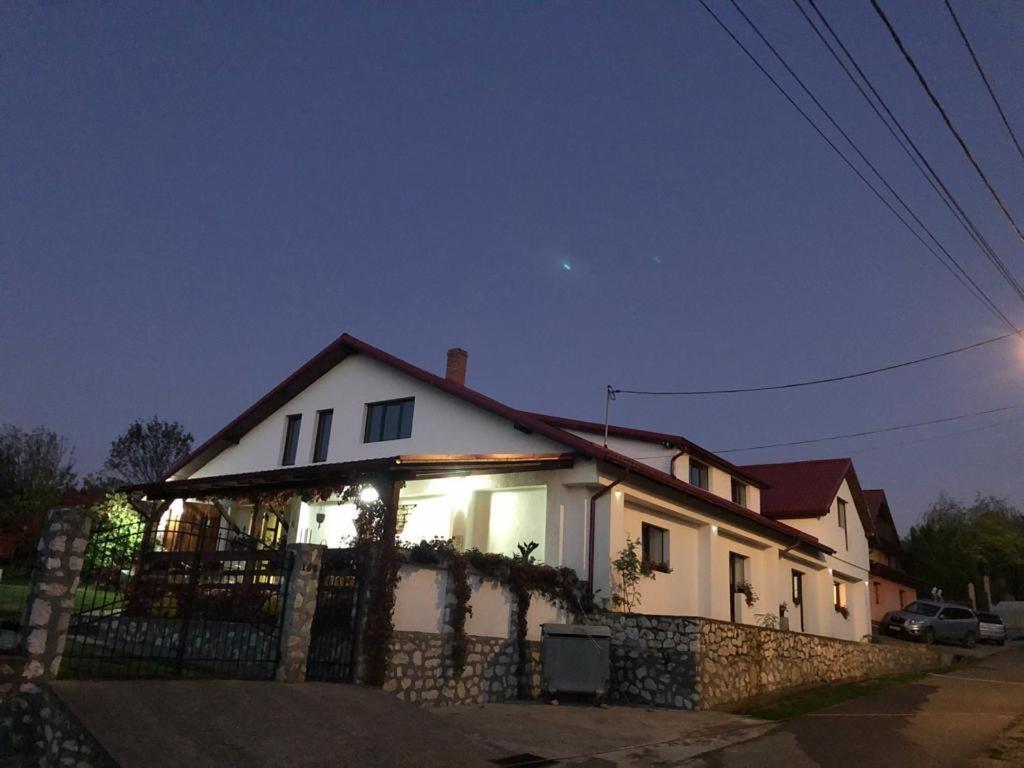 Casa De Vacanta Potoc Bagian luar foto